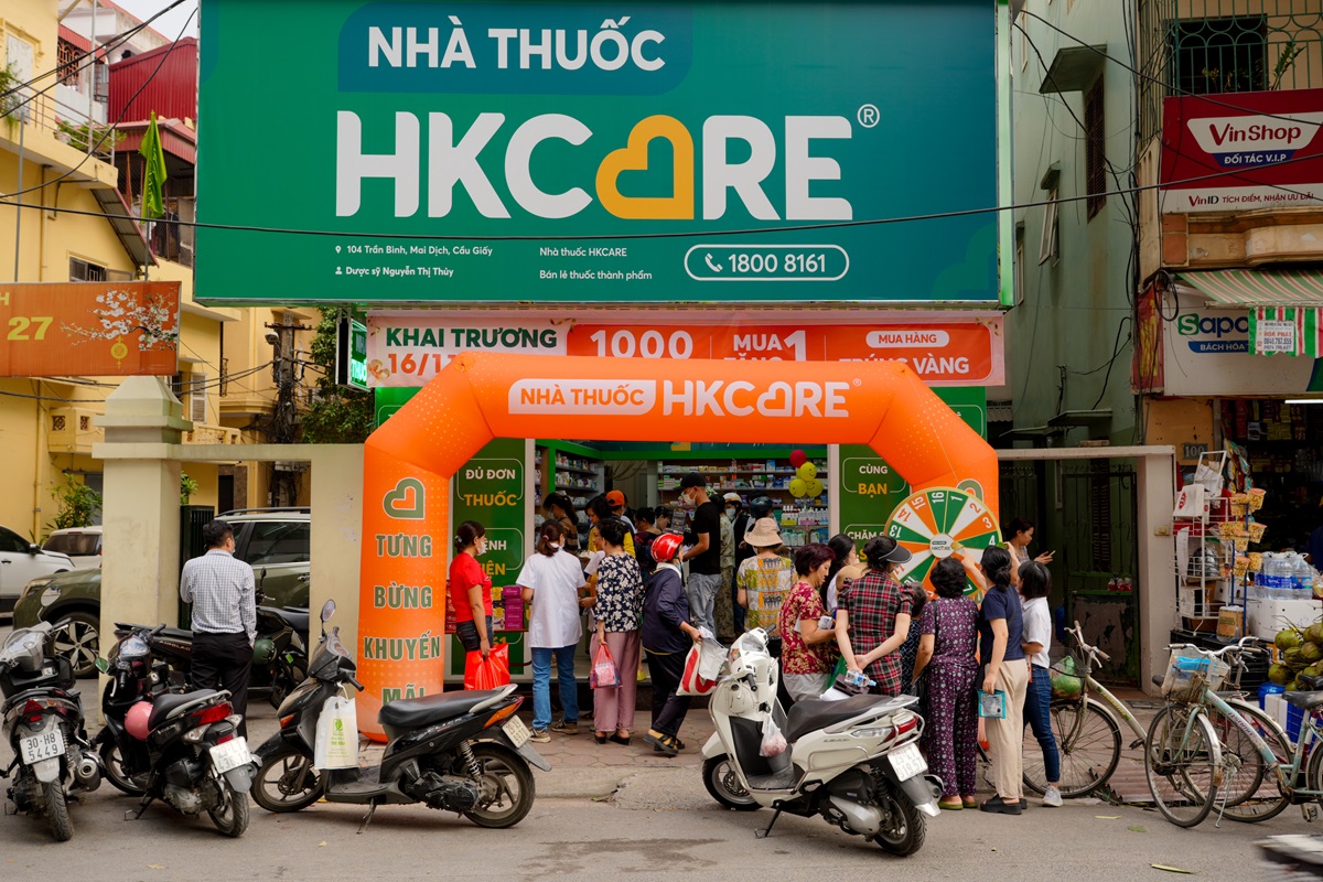 Nhà thuốc  HKCARE 104 Trần Bình với vị trí chiến lược, đảm bảo sự thuận tiện tối đa cho mọi khách hàng.
